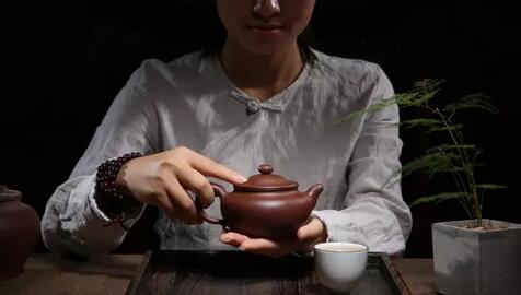 茶香四溢，相映成趣：喝茶的五大健康好处
